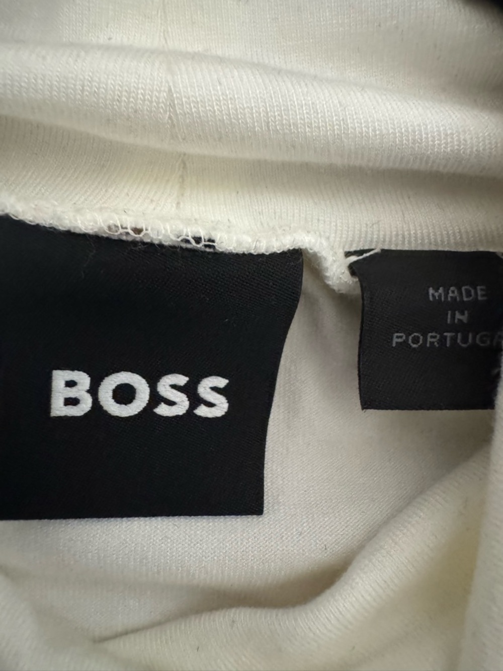HUGO BOSS
Enani Sleeveless Turtleneck
Top In Soft Cream NWOT - Picture 4 of 6